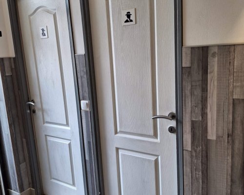 Földszint két mosdó helységgel